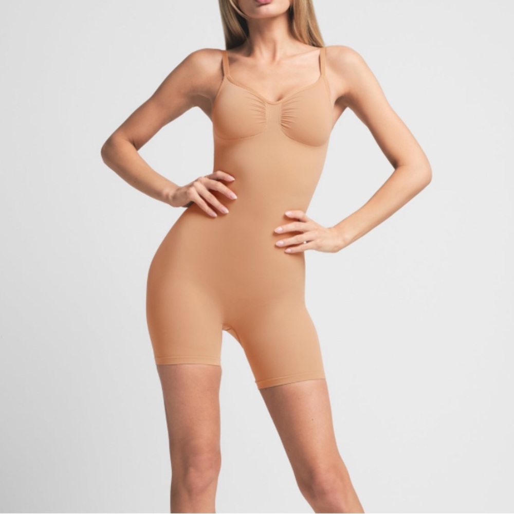 SKIMS Seamless Sculpt Mid Thigh Body Suit Ochre Women’s Large